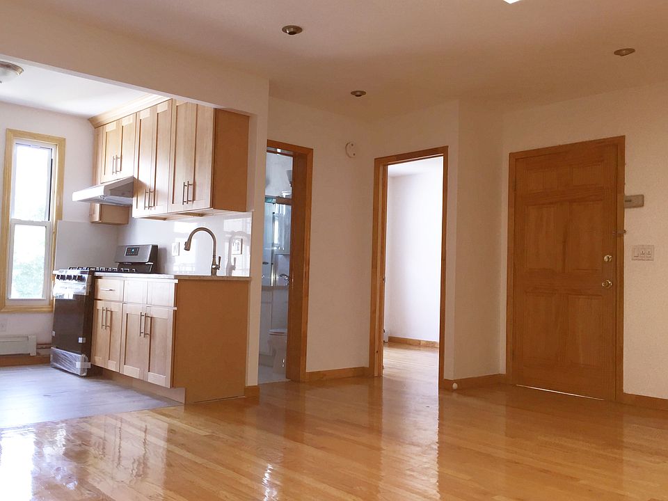 1st image of 156 Eckford St #3FL
