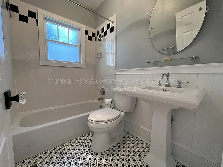 1509 E Jefferson St #X — Photo 23