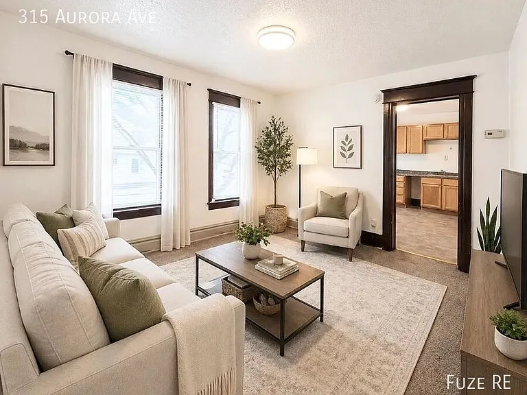 315 Aurora Ave — Photo 2