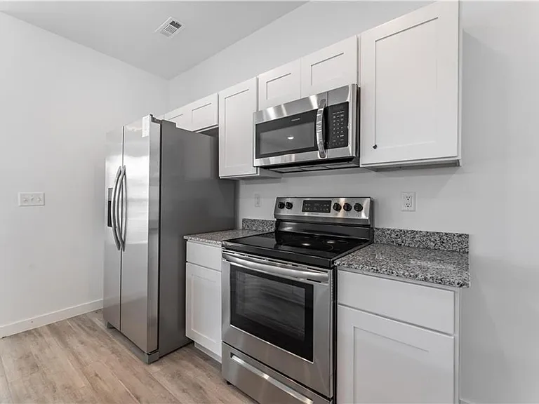 830 Ventnor Ave — Photo 4