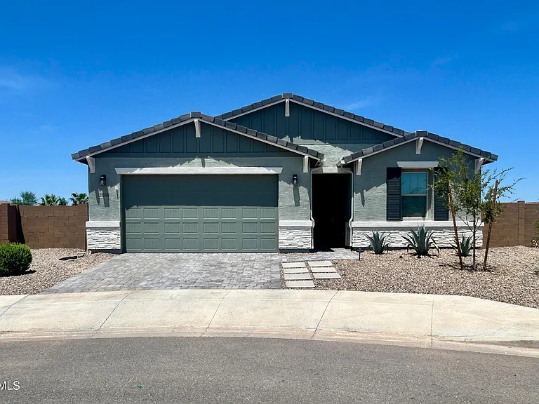 21668 N Belt Dr — Photo 2