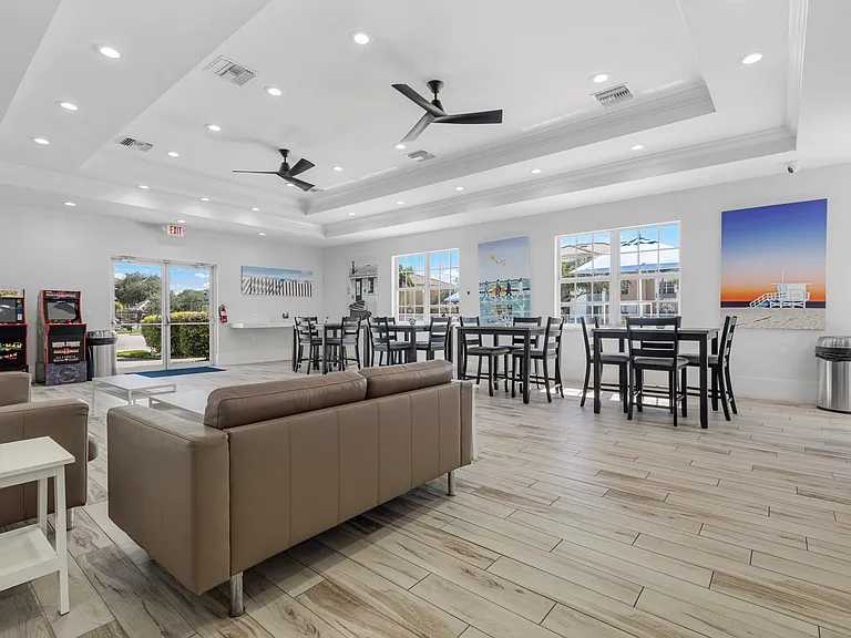 The Apartments at The Isles of Porto Vista — Photo 27