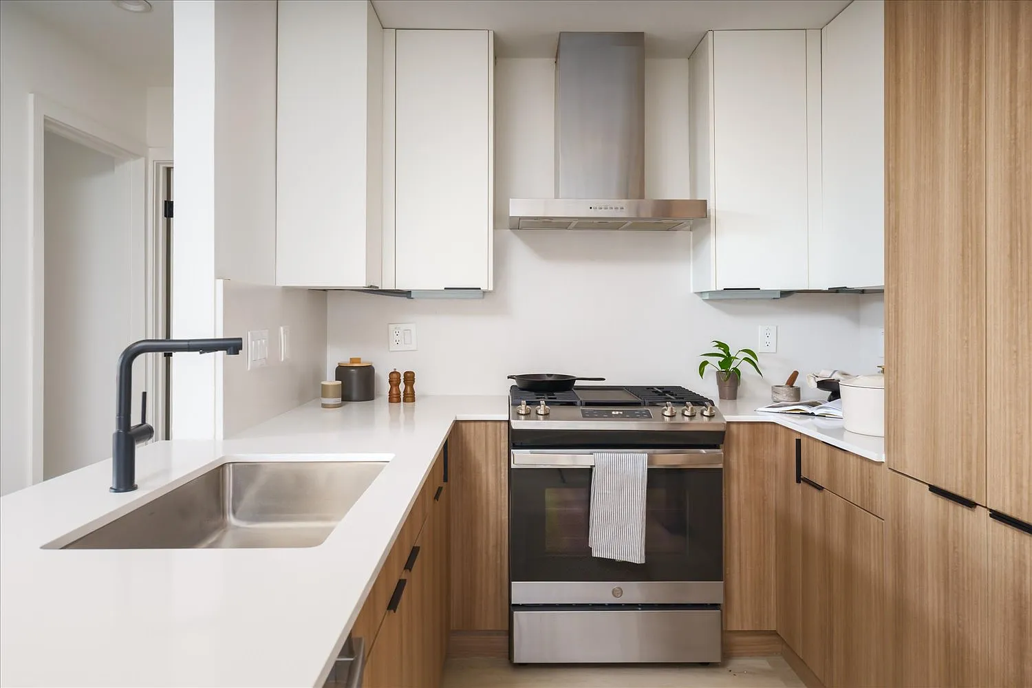 2 bed, 1144 sqft, $2,750 — Photo 4