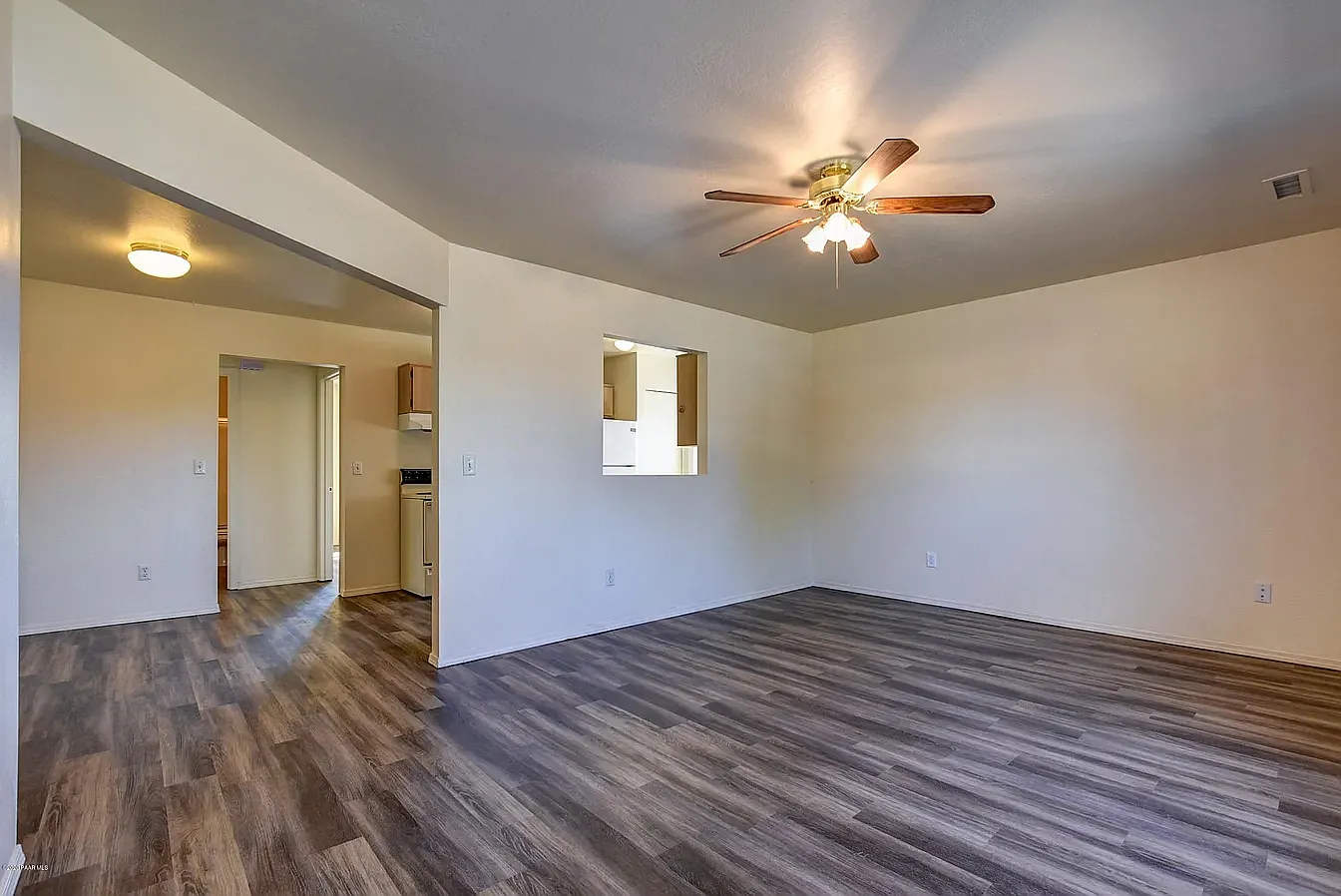 2 bed, 900 sqft, $1,475 — Photo 3