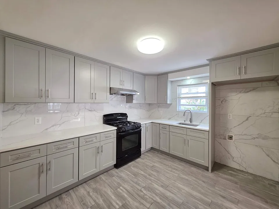97 McVeigh Ave #1