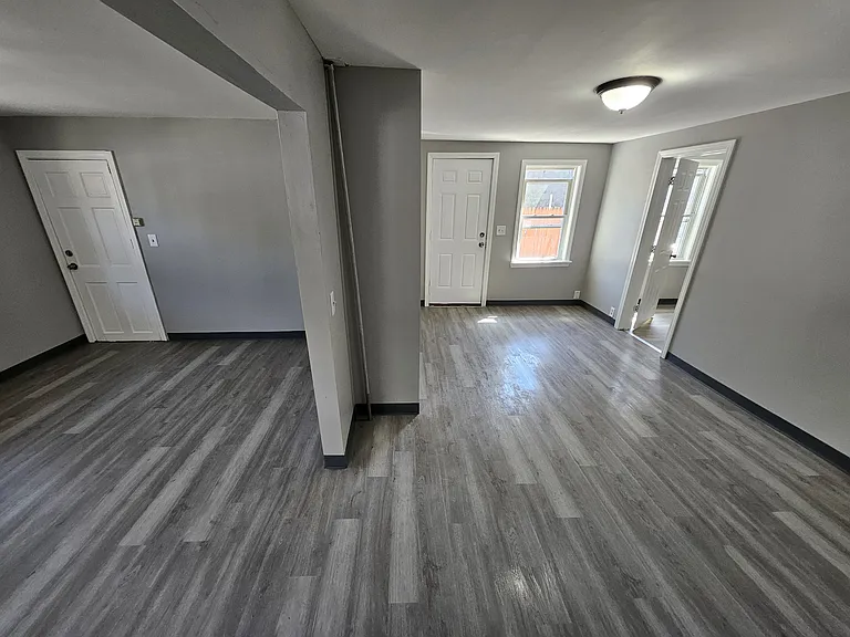 12 Van Buren St #A — Photo 8