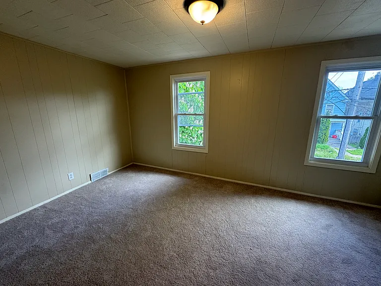 2205 La Salle Ave — Photo 6