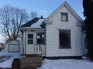 203 Linwood Ave, Waterloo, IA 50702