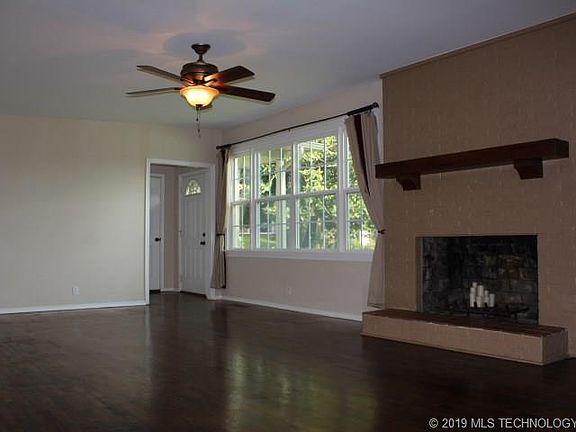 3rd image of 1232 Circle Dr