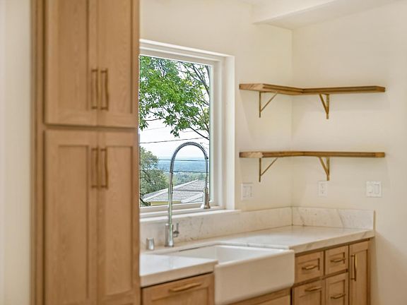 3rd image of 8495 Chili Hill Rd