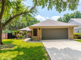 14902 Le Grande Dr, Addison, TX 75001