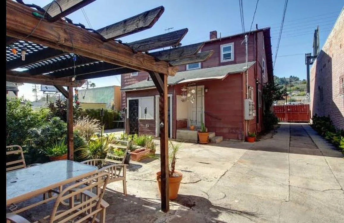 4510 N Figueroa St — Photo 3