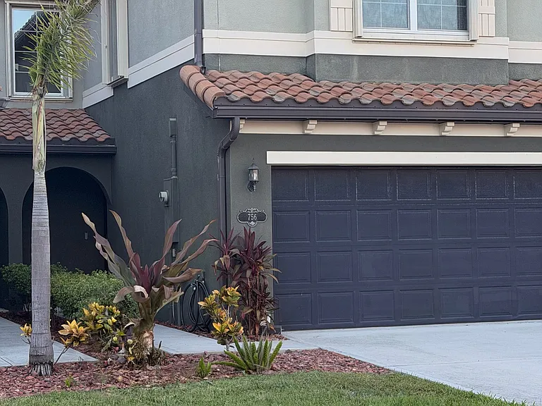 756 Carlsbad Dr — Photo 1