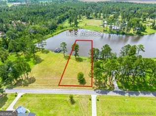 2 Lakeview Cir, Douglas, GA 31535