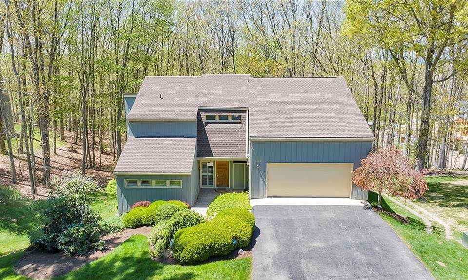 1st image of 303 Dogwood Ct