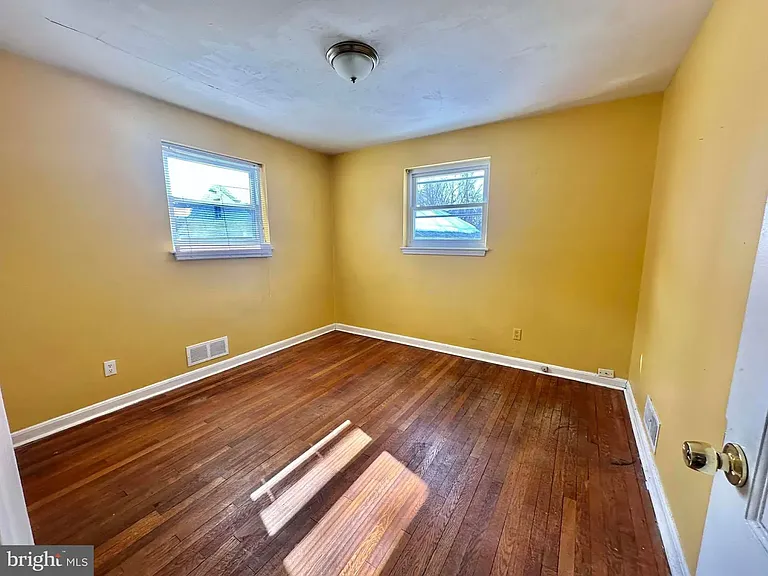 1818 N Adams St — Photo 5