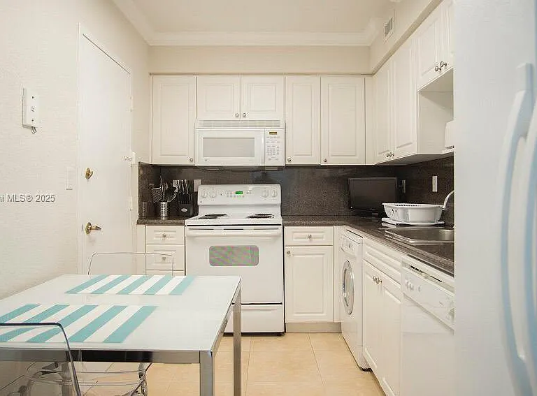 2501 S Ocean Dr #520 — Photo 11