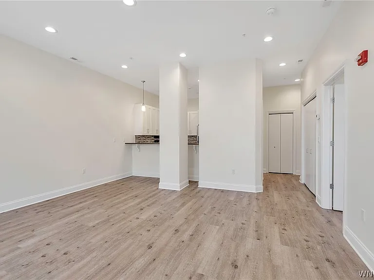 251 Main St #404 — Photo 12