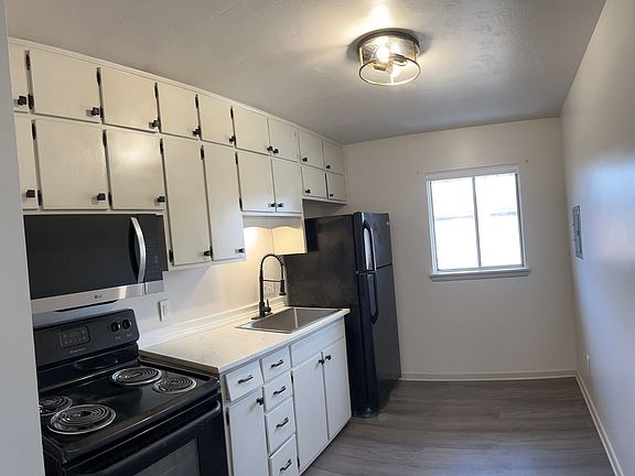 4th image of 820 French St APT 11