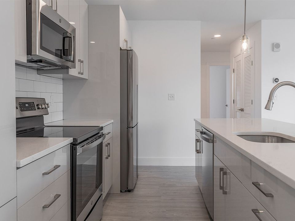 42 North Beacon #305 Boston (Allston) Shared Unit Photo 13