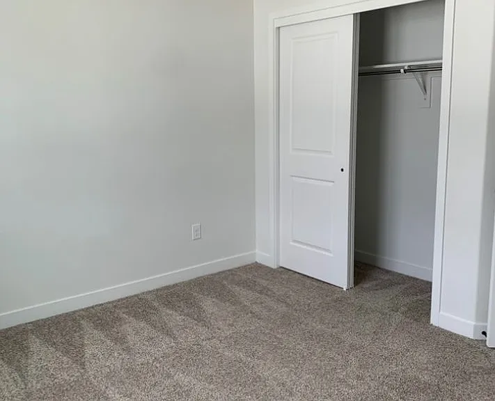 3765 S 3250 W — Photo 9