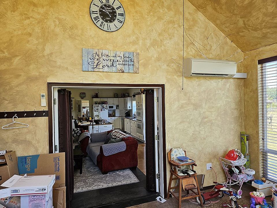 sunroom to family/kitchen