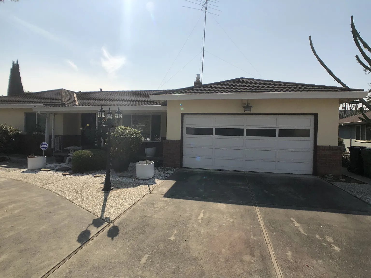 Large Santa Clara Home — Photo 2