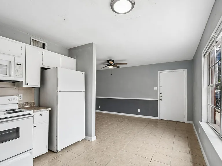 Sunrise Villas — Photo 26