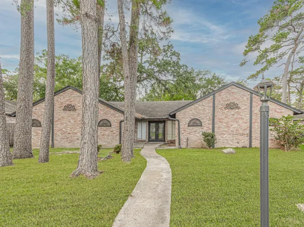 16911 Summit Oaks Ln, Spring, TX 77379