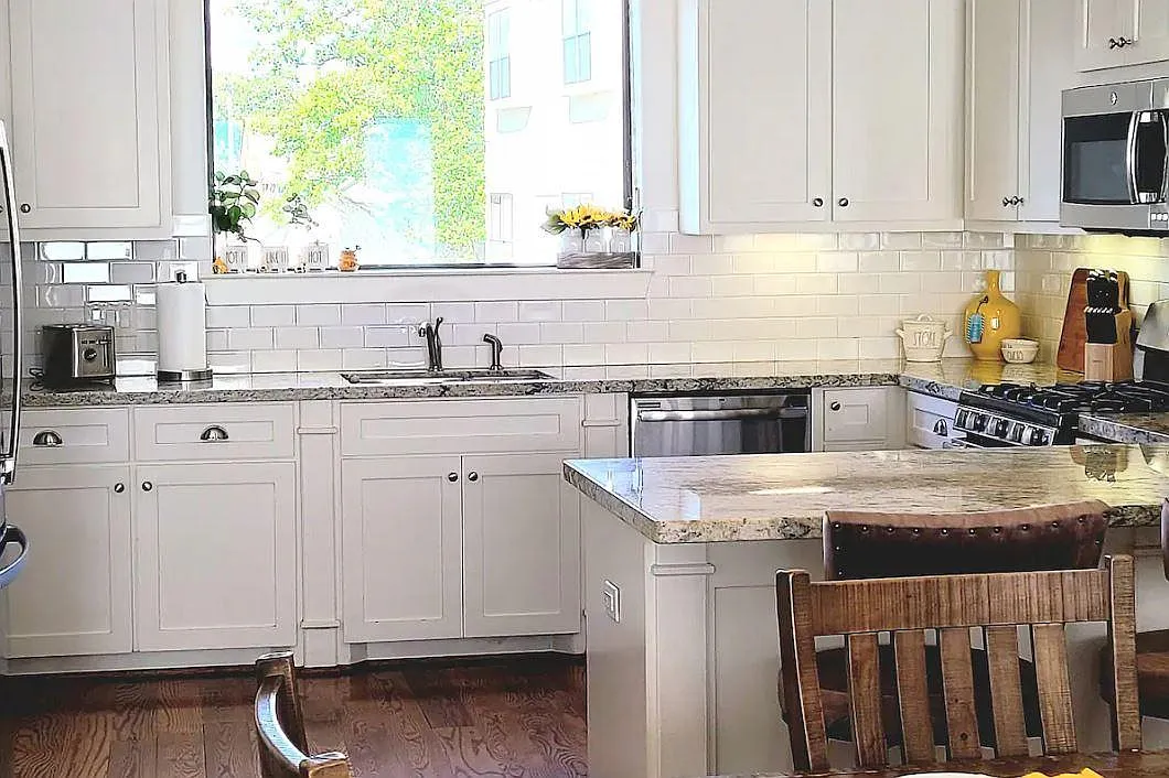 3 bed, 3.5 bath, 2135 sqft, $3,000 — Photo 3
