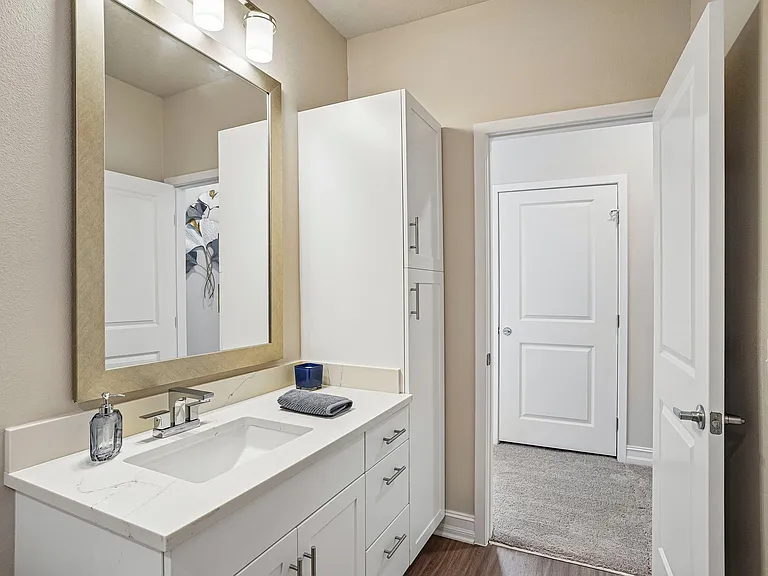 Lake Tavares Apartments — Photo 43