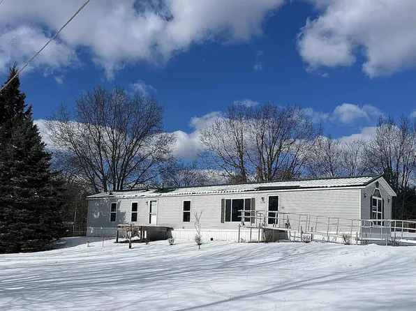 10174 Riley Rd, Interlochen, MI 49643