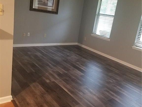 4th image of 35 Briar Gate Ln