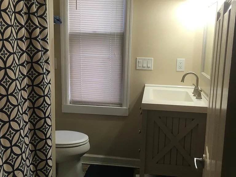 132 E Knight Ave — Photo 14