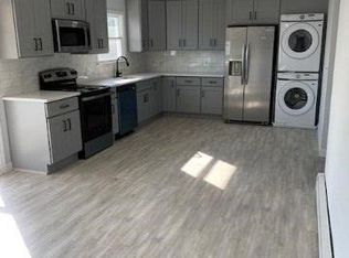 65 Ithaca St, Lindenhurst, NY 11757