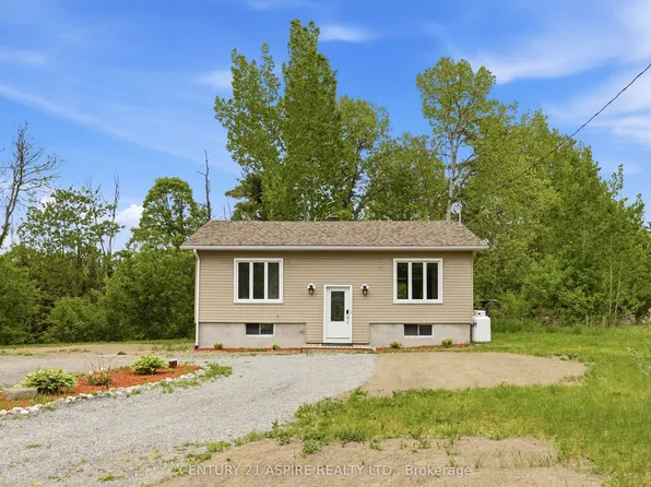 84 Sandy Beach Rd, Laurentian Valley, ON K8A 6W8