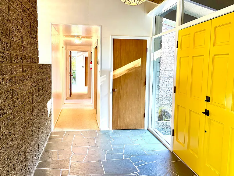 Ameno Dr — Photo 2