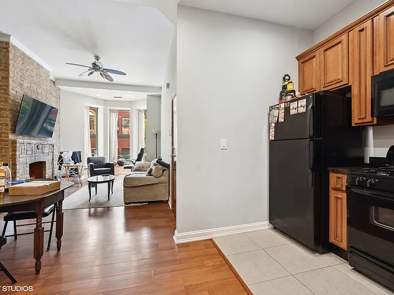 116 W Grand Ave #2 — Photo 6