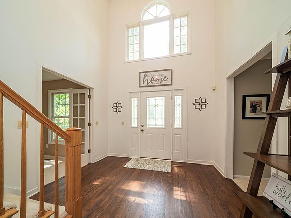 3rd image of 6370 Nightingale Ave