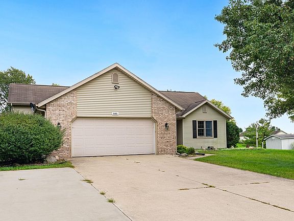 2nd image of 846 N Timberline Cir E