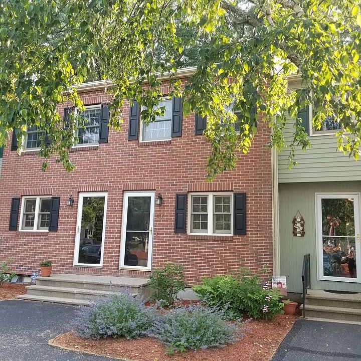 1st image of 825 Fox Hollow Dr