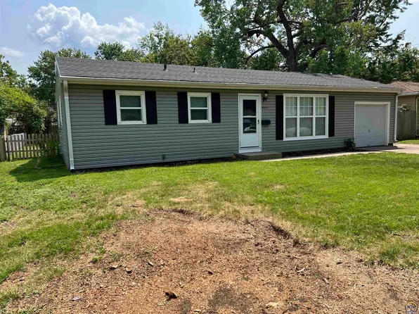 5601 SW 15th St, Topeka, KS 66604
