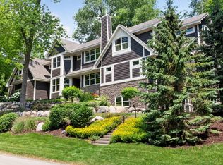 671 Broken Arrow Rd, Chanhassen, MN 55317