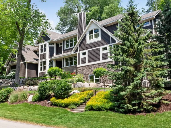 671 Broken Arrow Rd, Chanhassen, MN 55317