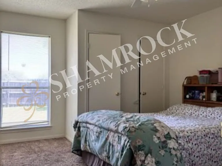 606 Park Ln — Photo 8