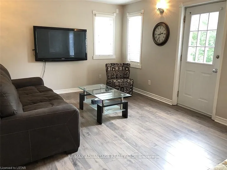 17 Sterling St #UPPER — Photo 14
