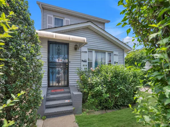 21414 104th Avenue, Queens Village, NY 11429