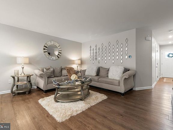 5th image of 49 Southwind Dr