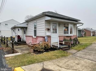 26 W Lincoln Ave, Robesonia, PA 19551
