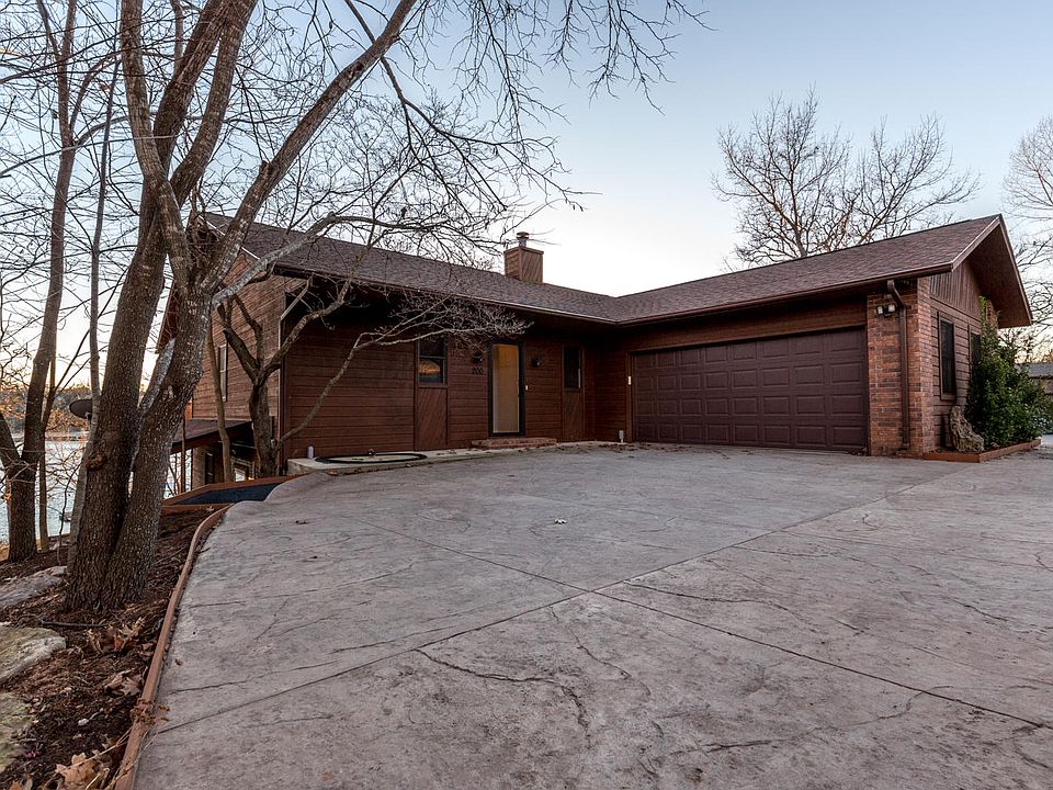 1st image of 200 Lakefront Cir